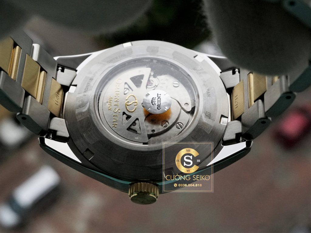 Orient Star RE-AU0405E00B sử dụng bộ máy cơ F6N43