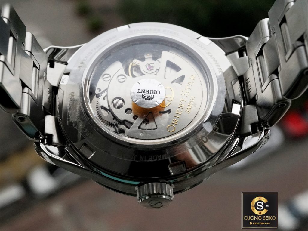 Orient Star RE-AT0003S00B sử dụng bộ máy cơ cao cấp F6R42