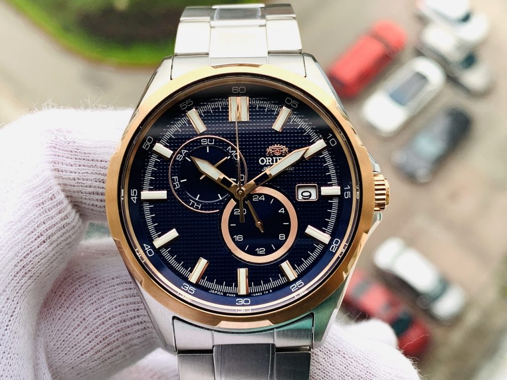 Orient Mechanical Sports RA-AK0601L có thiết kế khỏe khoắn, nam tính