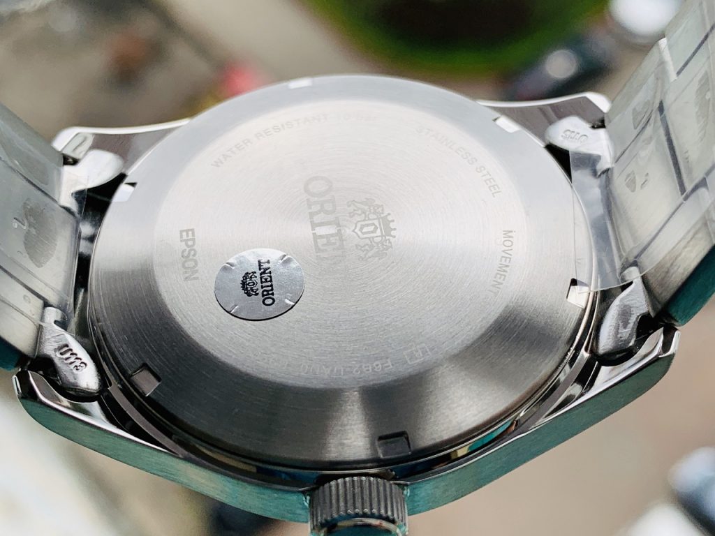 Orient Sport RA-AK0401L10B sử dụng bộ máy cơ F6B22