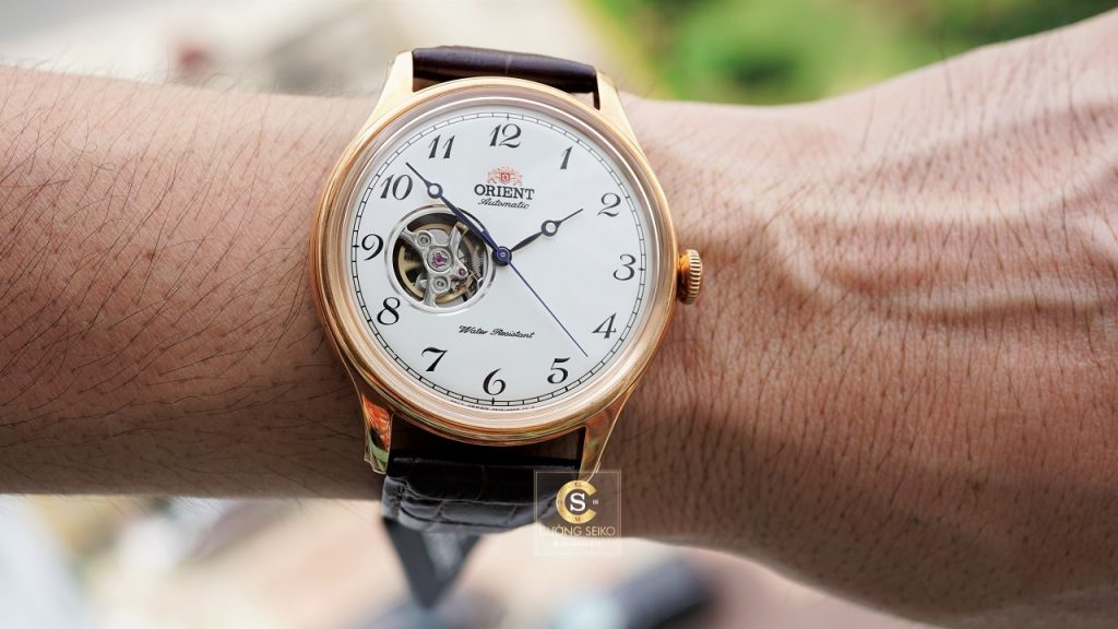 Orient Caballero RA-AG0012S10B có kích thước 42mm