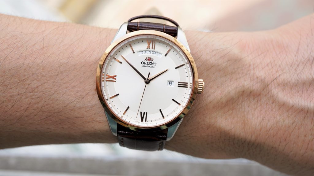 Orient Day Date RA-AX0006S0HB có kích thước 41mm