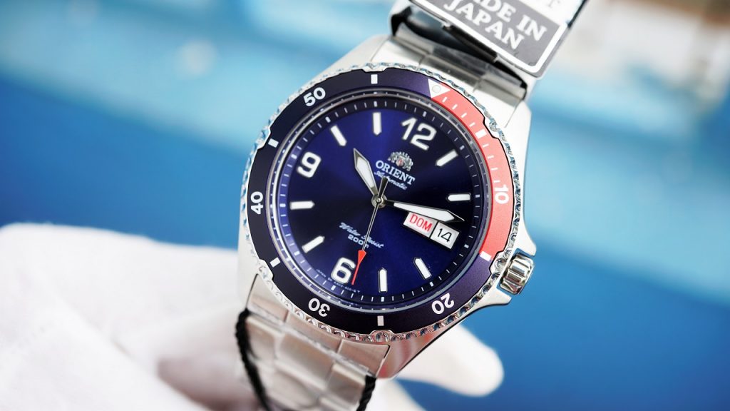 Khả năng dạ quang cực tốt trên Orient Mako