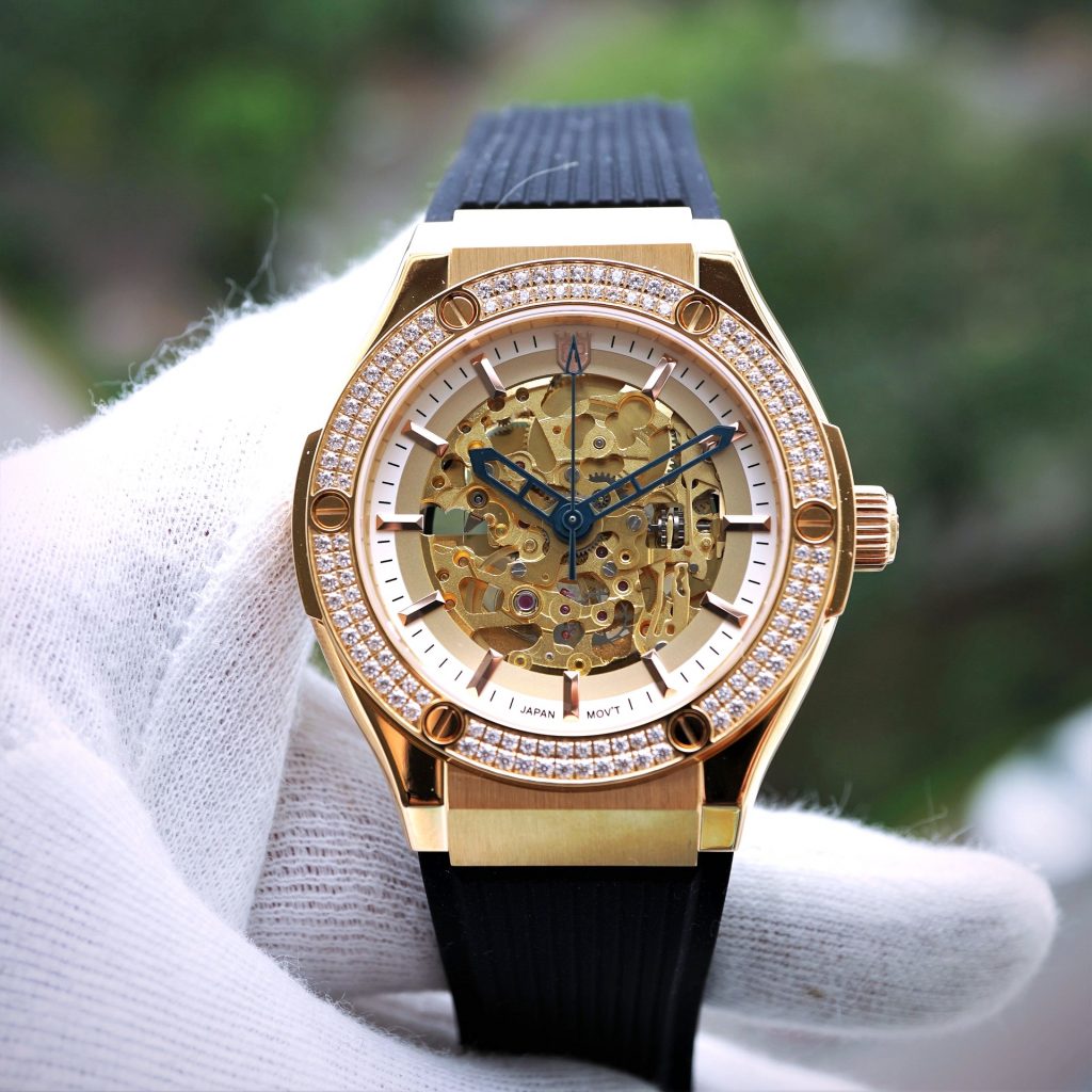 Thiết kế kim xanh đẹp, nổi bật trên đồng hồ Olym Pianus OP990-45.24ADGR-GL-T